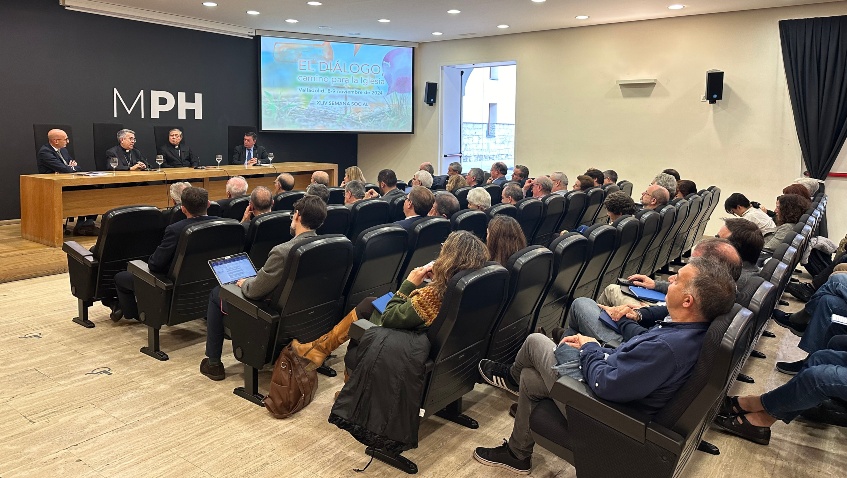 El diálogo, camino de la Iglesia