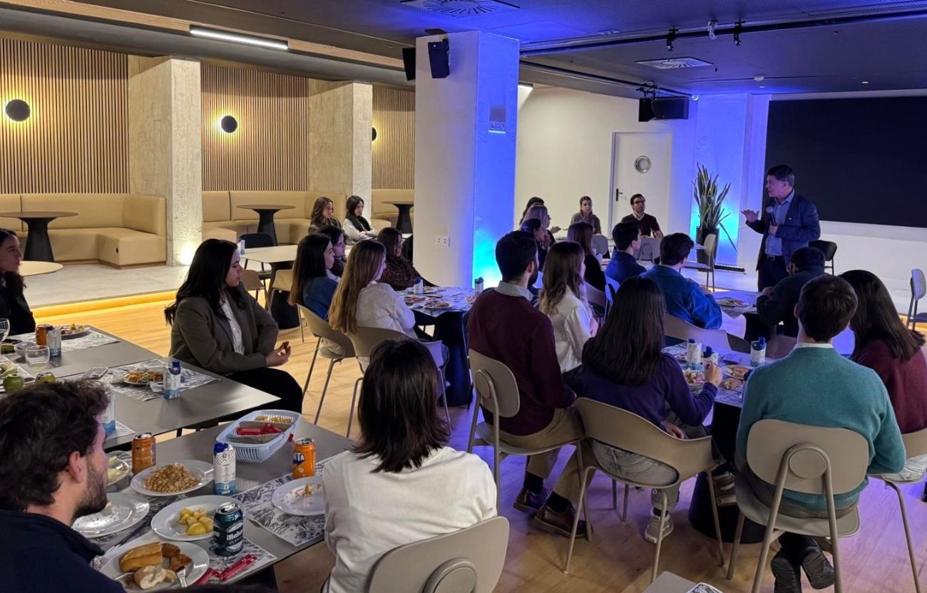 Cena de opositoras y opositores con Juan Manuel Ruigómez