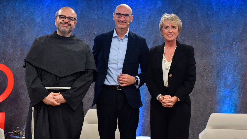 Carme Artigas y Paolo Benanti sobre la era digital: sin ética ni control iremos a un retraso de libertades en los próximos años